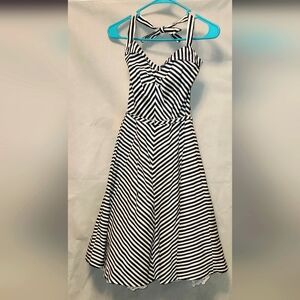 Sun Dress Size 7 blue & white stripes Amy Byer